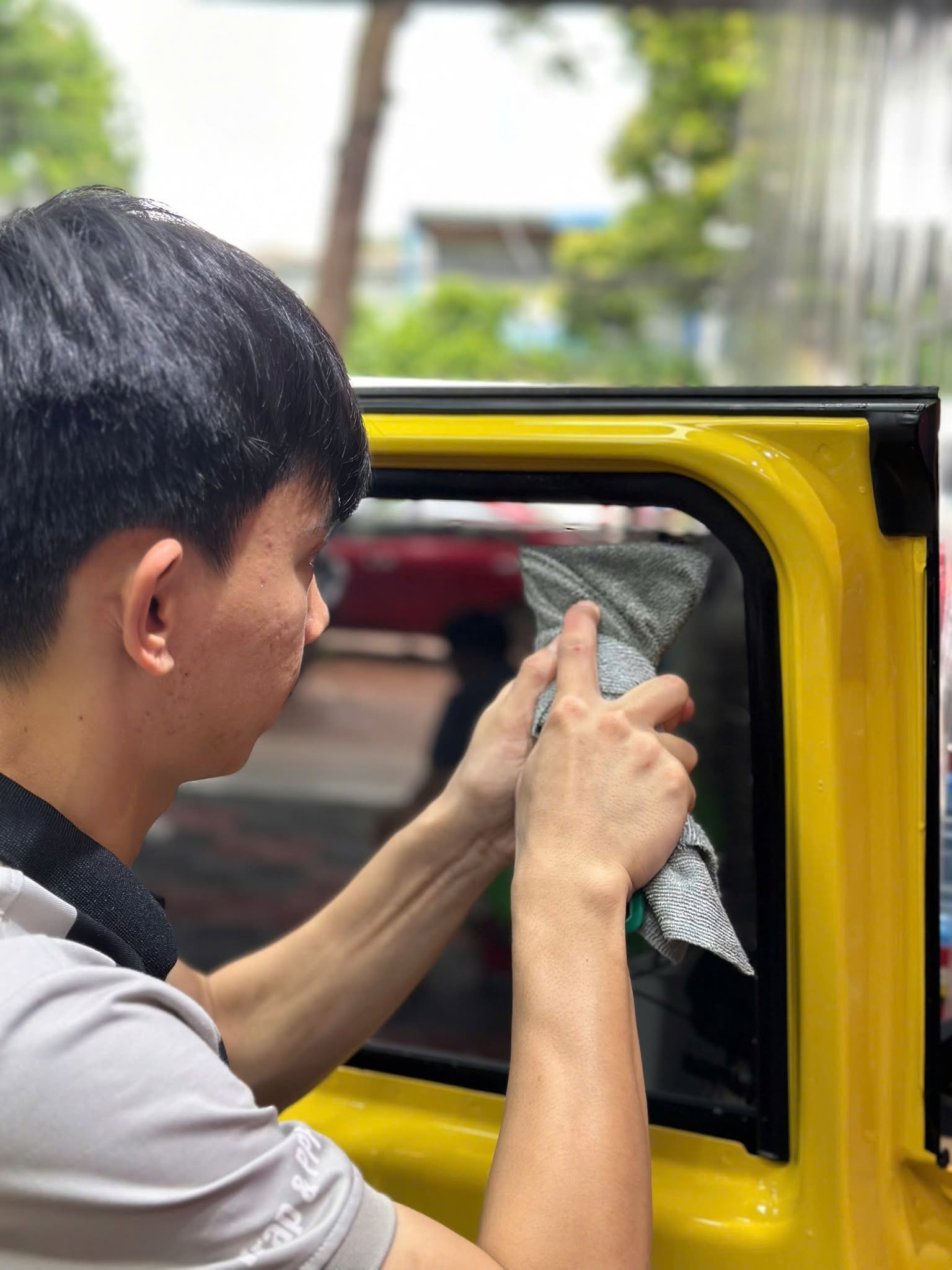 Dán film cách nhiệt ô tô VinFast VF 3 tại R1 Detailing – nâng tầm trải nghiệm lái” - Image 3