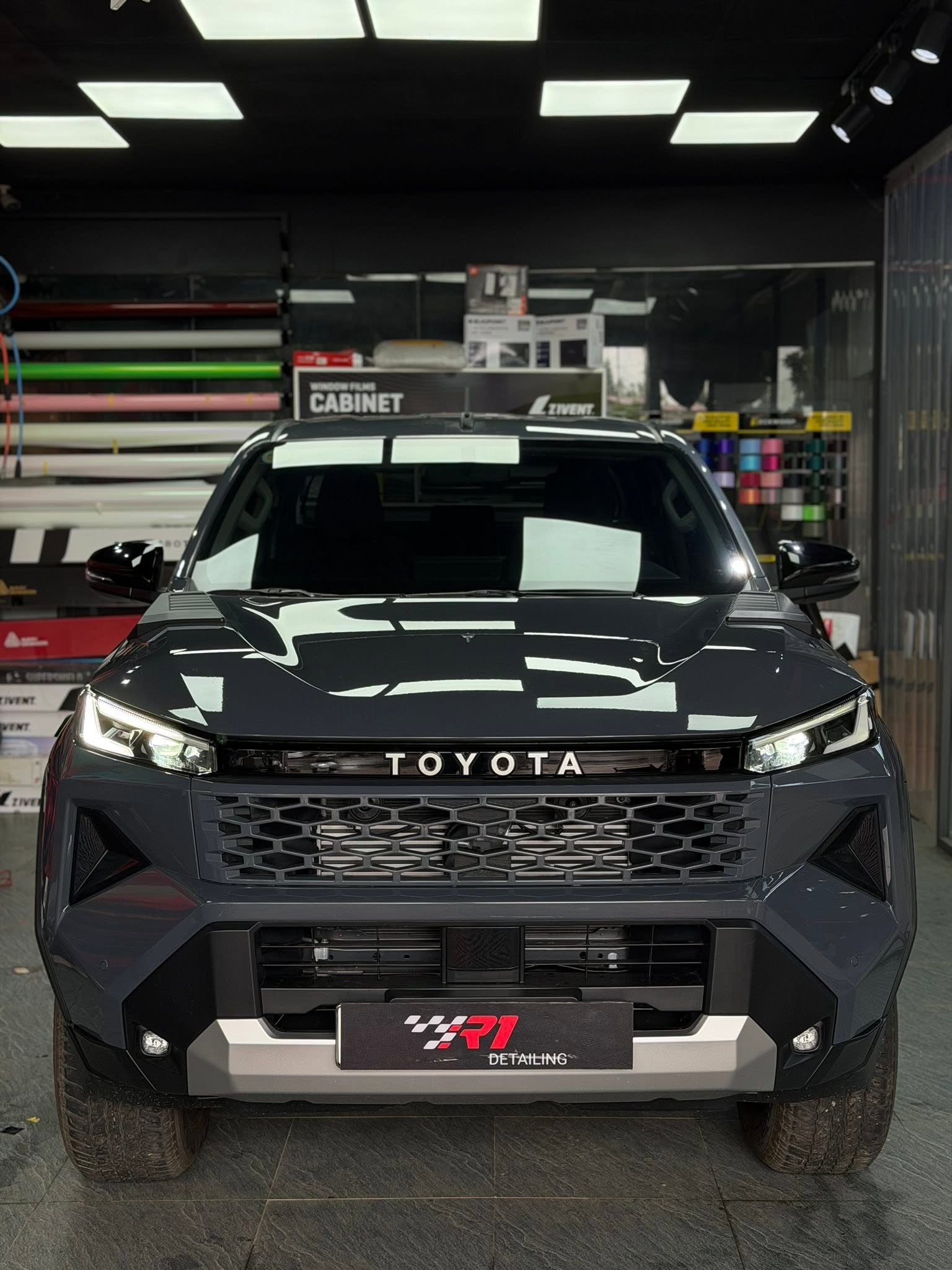 Toyota Hilux mới 100% – nâng cấp ngay khi vừa nhận xe. - Image 1